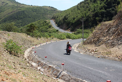 Cánh đồng Tân Sinh Đông (xã Cam Thành Bắc, huyện Cam Lâm) thẳng cánh cò bay từ công tác dồn điền đổi thửa