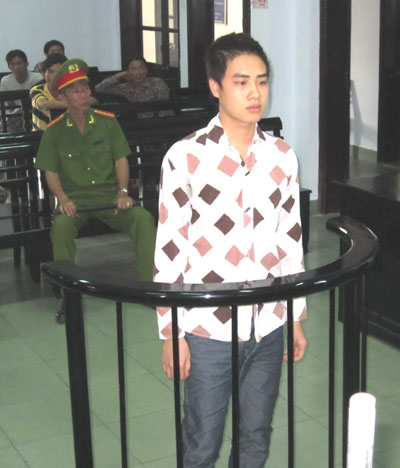 Bị cáo Trịnh Ngọc Hiệp trước vành móng ngựa.