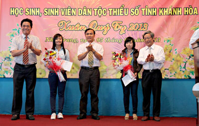 Gặp mặt 336 học sinh, sinh viên dân tộc thiểu số nhân dịp năm mới