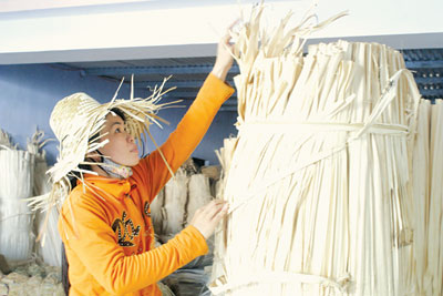 Tìm về nếp cũ, hồn xưa....