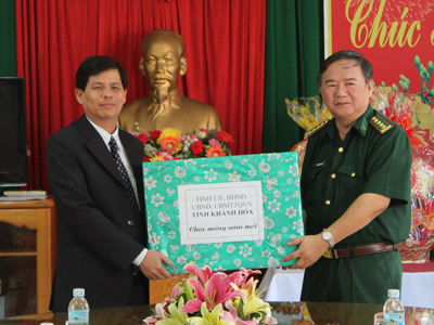 Thăm và chúc Tết các đơn vị quân đội, lực lượng vũ trang