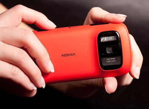 Windows Phone đầu tiên của Nokia dùng camera 41 ’chấm’