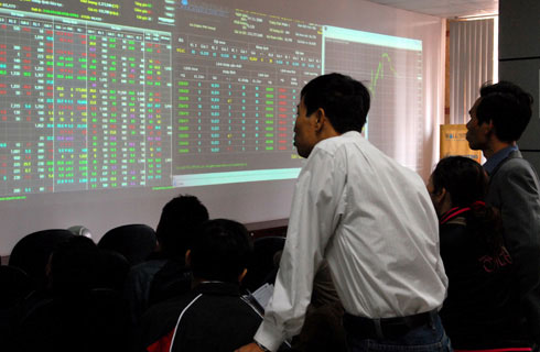 Cổ phiếu ngân hàng đua giảm giá