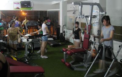 Kỳ nghỉ Tết dài ngày và chế độ ăn uống không khoa học khiến vóc dáng của nhiều bạn gái trở nên “xuống cấp” sau Tết. Đây là lúc bạn nên tìm phương án để kịp lấy lại vóc dáng thon gọn của mình.