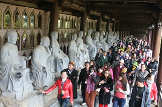 Phục vụ 9,7 triệu lượt khách du lịch dịp Tết