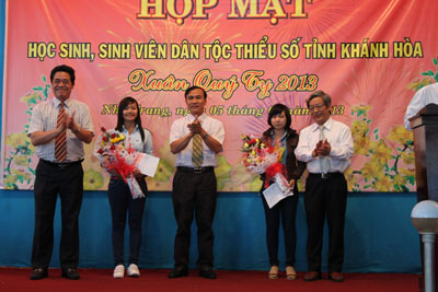 Thêm vững tin nâng bước vào đời