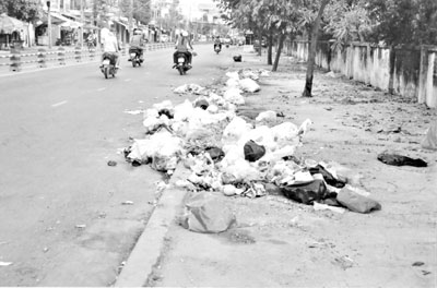 Rác thải tràn ngập