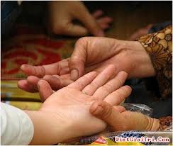 Khổ vì vợ… mê tín