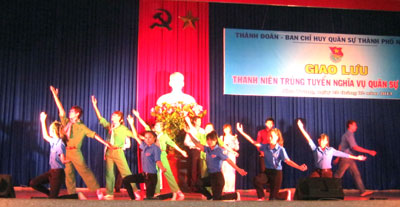  Văn nghệ trong đêm giao lưu.