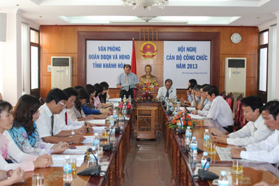 Tổ chức Hội nghị cán bộ công chức năm 2013