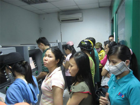 22 ngân hàng không thu phí ATM nội mạng