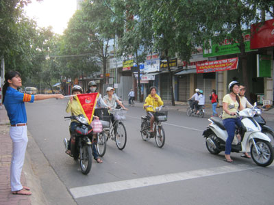 Trong Tháng thanh niên, đoàn viên, thanh niên sẽ ra quân đứng chốt giao thông (ảnh minh họa).