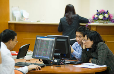 Cổ phiếu bất động sản đua giảm giá