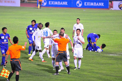 Chuyên nghiệp là thế này ư?