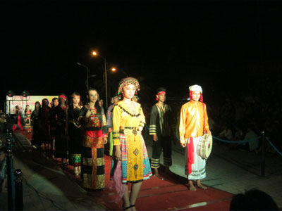 Thêm sắc màu cho văn hóa phố biển