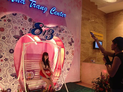 Nhiều mặt hàng giảm giá tại Nha Trang Center dịp 8/3