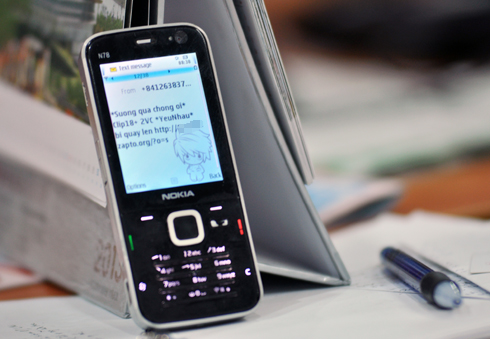 Những nội dung đồi trụy vẫn được phát tán hàng ngày qua tin nhắn đến thuê bao di động.