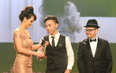 Những cánh diều đợi gió