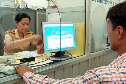 Thủ tục đăng ký sang tên xe đã mua bán qua nhiều chủ