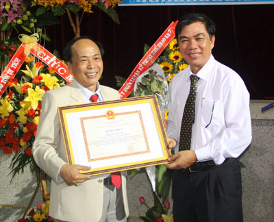 Nhận bằng khen của Bộ Văn hóa - Thể thao và Du lịch