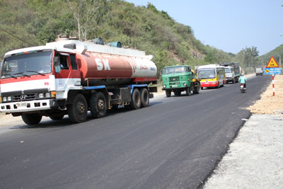 Dốc đèo Rù Rì tiếp giáp 2 xã Vĩnh Lương và Vĩnh Phương - một trong những địa điểm tiềm ẩn nhiều nguy cơ xảy ra các vụ tai nạn giao thông.