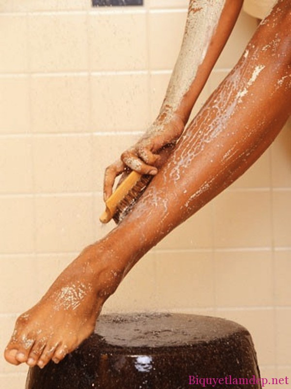 Mẹo loại bỏ vùng da thâm đầu gối