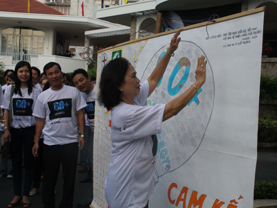 Gần 100 hội viên, đoàn viên thanh niên tham gia mít-tinh hưởng ứng Giờ Trái đất