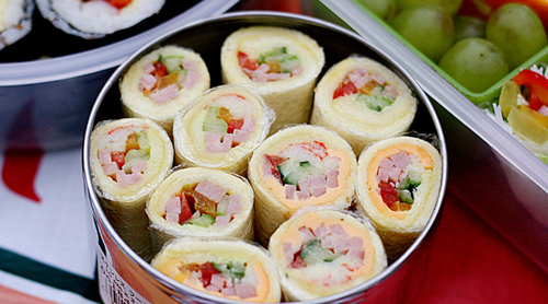 Món ăn: Cuộn sushi bằng bánh mỳ