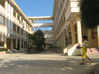 Bài học từ vụ tai nạn trong sân bệnh viện