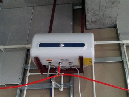 Với loại bình đun nước gián tiếp, sau khi đun nóng nước, cần phải tắt bình trước khi tắm.