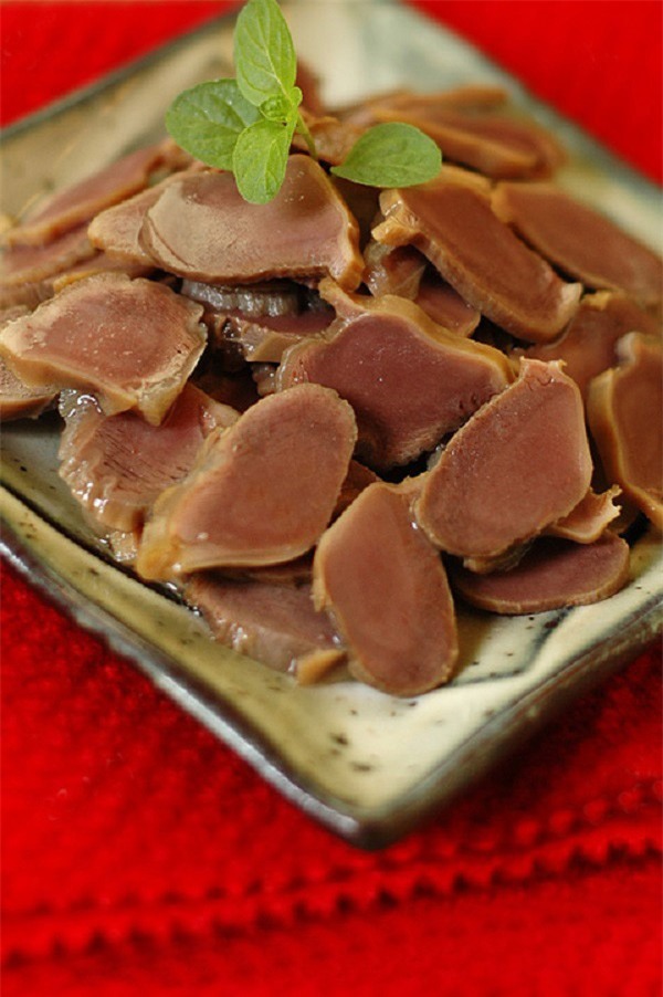 Món ăn: Mề vịt hầm bát vị - món nhậu ngon mà bổ