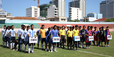 4 đội bóng tranh tài