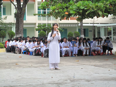 Học tập và rèn luyện theo gương Bác