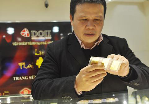 Bán gần hết 26.000 lượng vàng trong phiên đấu thầu thứ hai