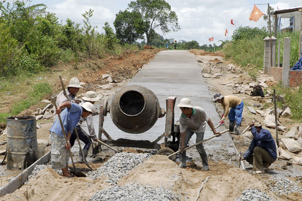 Mục tiêu của Chương trình giai đoạn 2012 - 2015 là 85% số thôn có đường cho xe cơ giới - Ảnh minh họa