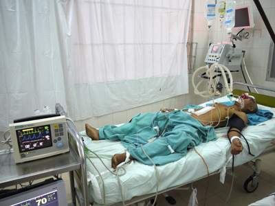 Tông vào sau ô tô, một người chết, một người nguy kịch