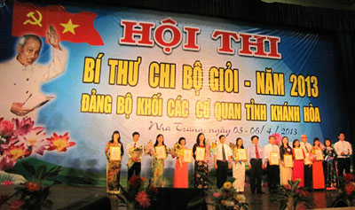 Góp phần đổi mới và nâng cao chất lượng tổ chức cơ sở đảng