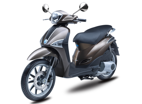  Piaggio Liberty động cơ 3 van với màu đỏ mới.