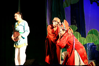 Đoàn Dân ca kịch: Đang ở khúc quanh gian khó