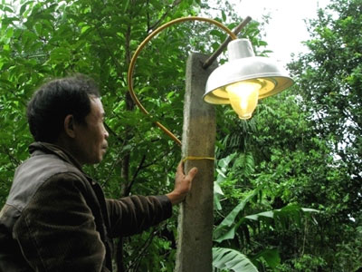 Mô hình đèn đường Biogas tại TP Huế. 