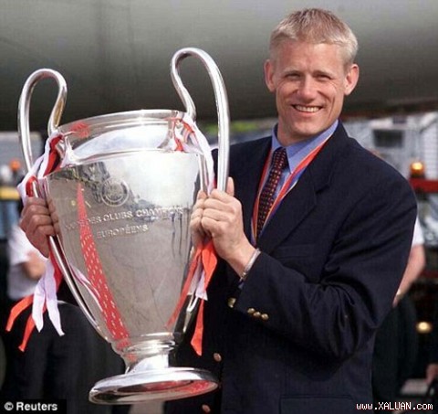 Huyền thoại Peter Schmeichel sắp sang Việt Nam