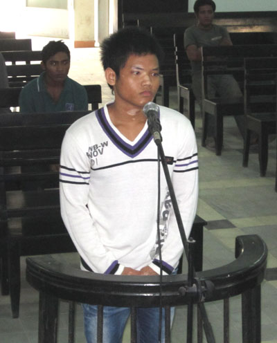 Bênh em, đánh chết hàng xóm