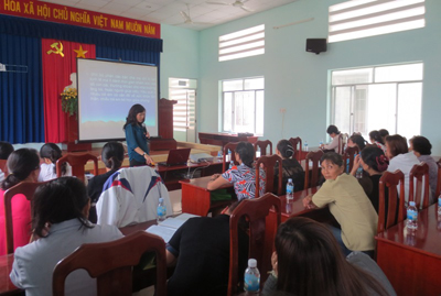 Gắn xây dựng nông thôn mới với xây dựng gia đình “5 không 3 sạch”