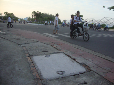 Đã thay nắp cống mới