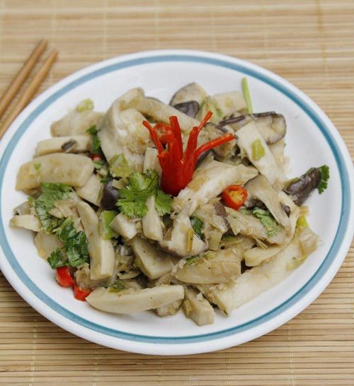 Món ăn: Nấm xào sả ớt nhanh gọn