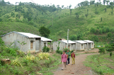 Cần nâng cao nhận thức để thoát nghèo