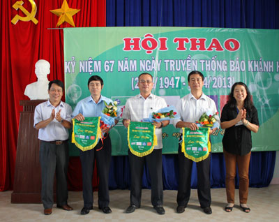 Gặp mặt nhân kỷ niệm 66 năm ngày truyền thống (26-4-1947 – 26-4-2013)