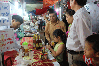 Thử mật ong Đăk Lăk