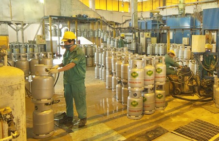 Giá gas giảm thêm 17.000 đồng/kg