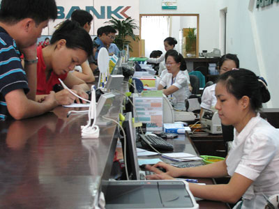 Các ngân hàng tung nhiều chương trình ưu đãi để hút khách